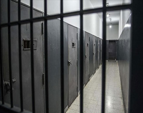 معتقلون فلسطينيون بسجون إسرائيل يصومون أياما متتابعة لسوء الأطعمة معتقلون فلسطينيون بسجون إسرائيل يصومون أياما متتابعة لسوء الأطعمة