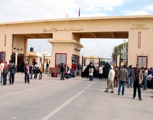 مصر تفتح معبر رفح الحدودي مع غزة وترسل سيارات إسعاف لنقل المصابين مصر تفتح معبر رفح الحدودي مع غزة وترسل سيارات إسعاف لنقل المصابين