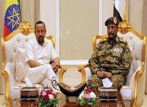 آبي أحمد يدعو إلى انتقال "ديمقراطي سريع" في السودان آبي أحمد يدعو إلى انتقال "ديمقراطي سريع" في السودان