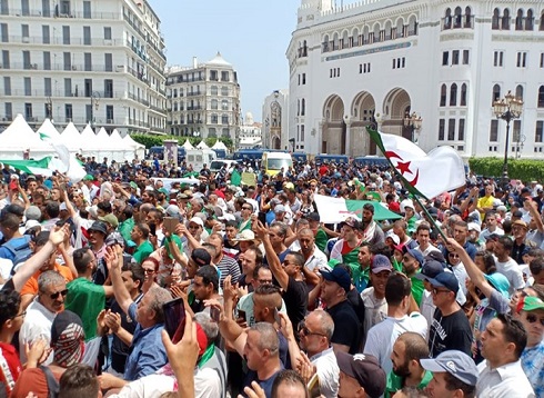 الجزائر.. الآلاف في الجمعة 20 لتأكيد مطالب الحراك (شاهد) الجزائر.. الآلاف في الجمعة 20 لتأكيد مطالب الحراك (شاهد)