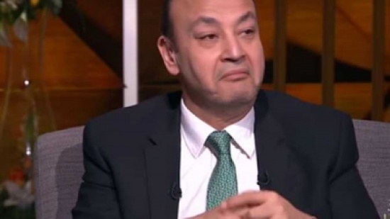 عمرو أديب يسخر من فنانة شهيرة: "شبه واحد صاحبي" عمرو أديب يسخر من فنانة شهيرة: "شبه واحد صاحبي"