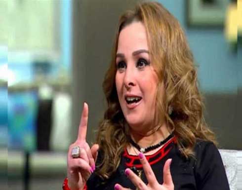 الفنانة حنان شوقي: كريم عبد العزيز "نمبر وان" ومحمد رمضان "مش صادق" (فيديو) الفنانة حنان شوقي: كريم عبد العزيز "نمبر وان" ومحمد رمضان "مش صادق" (فيديو)