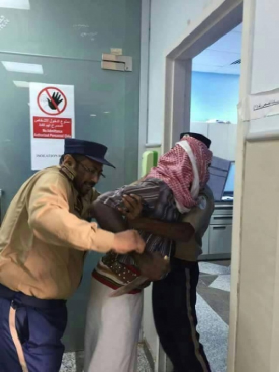 سعودي اكتشف بأن الذي ولًد زوجتة طبيب ( ذكر ) قرر ذبحة سعودي اكتشف بأن الذي ولًد زوجتة طبيب ( ذكر ) قرر ذبحة
