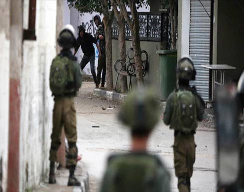 فلسطينيون يصيبون جندييْن إسرائيلييْن ويستولون على سلاح أحدهما شمال الضفة الغربية فلسطينيون يصيبون جندييْن إسرائيلييْن ويستولون على سلاح أحدهما شمال الضفة الغربية