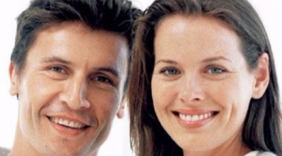 5 طرق بسيطة تجعل زوجتك تشعر أنها أجمل امرأة 5 طرق بسيطة تجعل زوجتك تشعر أنها أجمل امرأة