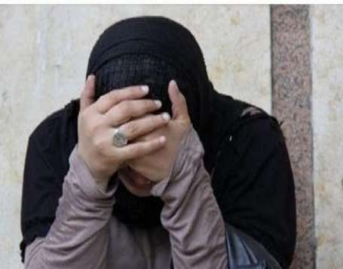 مصرية تروي مأساتها: زوجي استعان بشقيقه لتجريدي من ملابسي لأتنازل عن حقوقي مصرية تروي مأساتها: زوجي استعان بشقيقه لتجريدي من ملابسي لأتنازل عن حقوقي