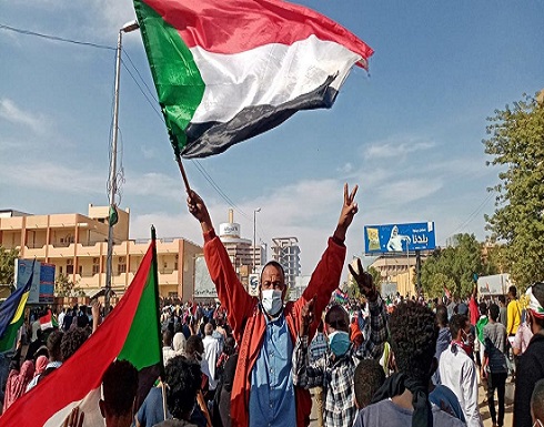 تظاهرات جديدة بالسودان.. وتجمع المهنيين "إنه عام المقاومة" تظاهرات جديدة بالسودان.. وتجمع المهنيين "إنه عام المقاومة"