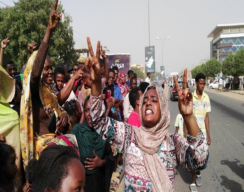 "المهنيين السودانيين" يتمسك بتسليم السلطة لحكومة مدنية "المهنيين السودانيين" يتمسك بتسليم السلطة لحكومة مدنية