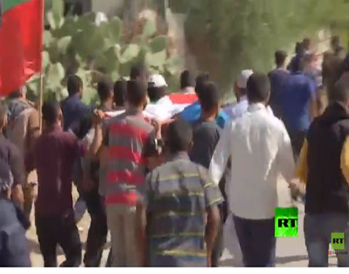 بالفيديو : غزة تشيع أطفالها الثلاثة ضحايا القصف الإسرائيلي بالفيديو : غزة تشيع أطفالها الثلاثة ضحايا القصف الإسرائيلي