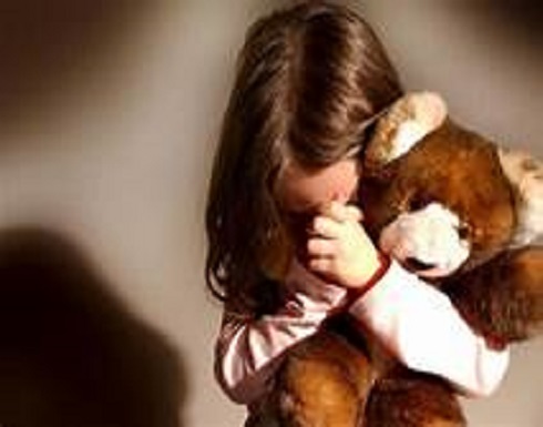 هزت اليمن..6 ذئاب بشرية يتناوبون الاعتداء على قاصر هزت اليمن..6 ذئاب بشرية يتناوبون الاعتداء على قاصر