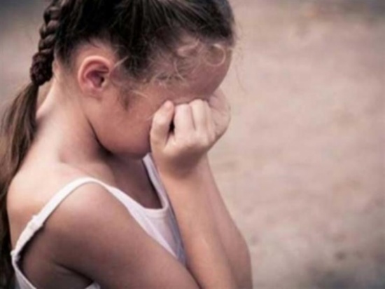 شاهدا فيلما عن الرذيلة وقررا تطبيقه.. صبيان يغتصبان ويقتلان ابنة عم أحدهما شاهدا فيلما عن الرذيلة وقررا تطبيقه.. صبيان يغتصبان ويقتلان ابنة عم أحدهما