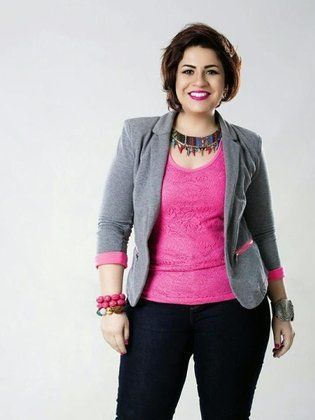 بعد استعادة رشاقتها... فنانة مصرية تثير الجدل بصورتها الجديدة بعد استعادة رشاقتها... فنانة مصرية تثير الجدل بصورتها الجديدة