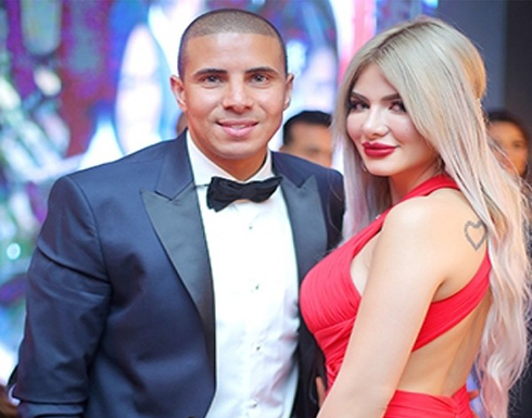 زوجة محمد زيدان بالاخضر تثير الجدل بأنوثتها بمهرجان الجونة .. شاهد زوجة محمد زيدان بالاخضر تثير الجدل بأنوثتها بمهرجان الجونة .. شاهد