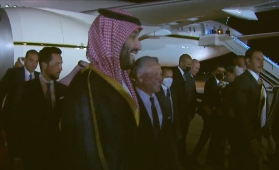 الملك يستقبل ولي العهد السعودي الملك يستقبل ولي العهد السعودي
