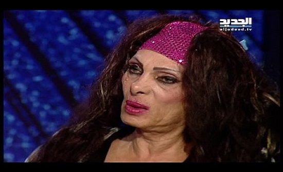 تشييع الراقصة سوزي بقرع الطبول والعزف على المزامير!-بالفيديو تشييع الراقصة سوزي بقرع الطبول والعزف على المزامير!-بالفيديو