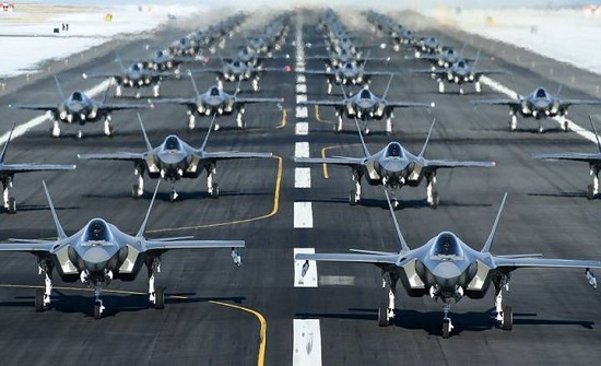 البنتاغون ولوكهيد مارتن يتفقان على تصنيع 375 طائرة مقاتلة F-35 البنتاغون ولوكهيد مارتن يتفقان على تصنيع 375 طائرة مقاتلة F-35