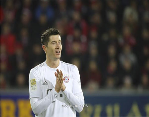 ليفاندوفسكي البطل وميسي الوصيف في 2019 ليفاندوفسكي البطل وميسي الوصيف في 2019