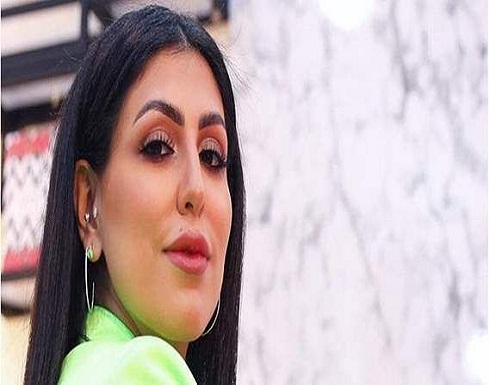 فيديو صادم| "فاشينيستا" كويتية تضرب زوجها لسبب غريب فيديو صادم| "فاشينيستا" كويتية تضرب زوجها لسبب غريب