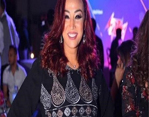 فنانة مصرية تتعرض للتنمر بعد نشرها صورا لابنتها المحجبة! فنانة مصرية تتعرض للتنمر بعد نشرها صورا لابنتها المحجبة!