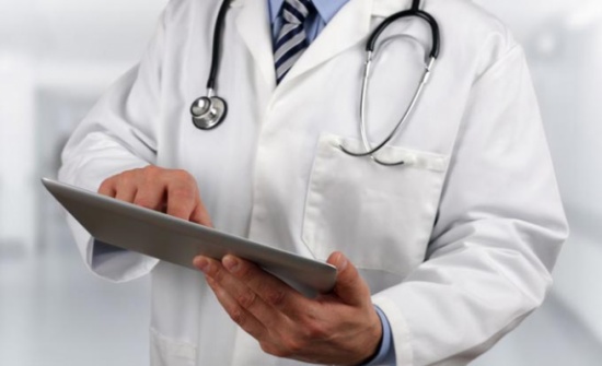 لماذا يكتب الأطبّاء بخطٍّ غير مفهوم؟! لماذا يكتب الأطبّاء بخطٍّ غير مفهوم؟!