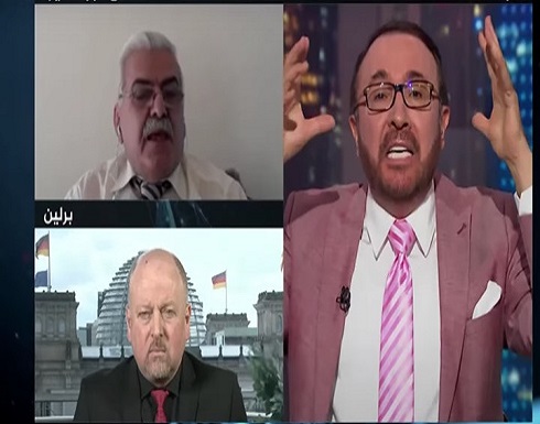 موال للأسد ينقلب عليه ويتهم نظامه بالسرقة والفساد .. بالفيديو موال للأسد ينقلب عليه ويتهم نظامه بالسرقة والفساد .. بالفيديو
