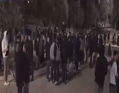 بالفيديو : تواصل الاعتصام عند باب الرحمة في المسجد الاقصى بالفيديو : تواصل الاعتصام عند باب الرحمة في المسجد الاقصى