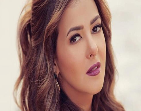 شاهدوا الشبه المُذهل .. شبيهة دنيا سمير غانم “السمراء” والجمهور متفاجئ شاهدوا الشبه المُذهل .. شبيهة دنيا سمير غانم “السمراء” والجمهور متفاجئ