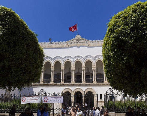 المجلس الأعلى للقضاء التونسي : تطهير القضاء بواسطة السلطة التنفيذية مسار خاطئ المجلس الأعلى للقضاء التونسي : تطهير القضاء بواسطة السلطة التنفيذية مسار خاطئ