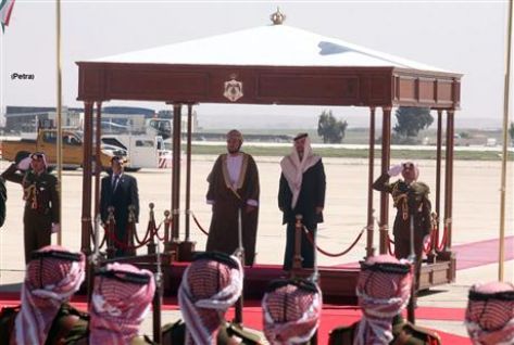 الأمير هاشم بن الحسين يستقبل الممثل الخاص لسلطان عمان