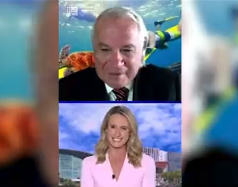 مذيعة أسترالية تدخل في حالة ضحك هستيري على ضيفها .. بالفيديو