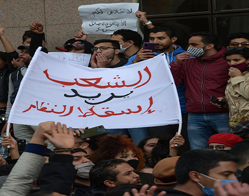 شاهد: الاحتجاجات تطوق برلمان تونس.. واعتصام بداخله شاهد: الاحتجاجات تطوق برلمان تونس.. واعتصام بداخله