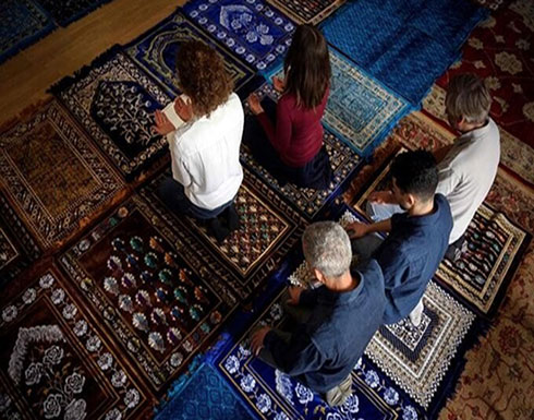 بالصور : "إسلام فرنسي".. صلاة مختلطة بإمامة امرأتين غير محجبتين بالصور : "إسلام فرنسي".. صلاة مختلطة بإمامة امرأتين غير محجبتين