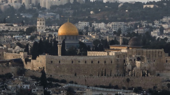 خطيب الأقصى يتهم محامين اردنيين وفلسطينيين بتسريب بيوت القدس لليهود خطيب الأقصى يتهم محامين اردنيين وفلسطينيين بتسريب بيوت القدس لليهود
