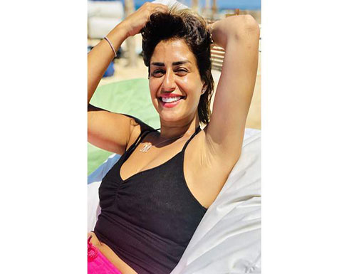صورة : منة فضالي تنشر صور جريئة بملابس شبه عارية صورة : منة فضالي تنشر صور جريئة بملابس شبه عارية