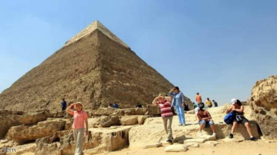 عائدات السياحة المصرية تقفز 124 بالمئة عائدات السياحة المصرية تقفز 124 بالمئة