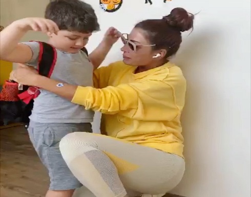 بعد غياب طويل ..شاهد رد فعل ابن شقيق هبة نور على لقائها (فيديو) بعد غياب طويل ..شاهد رد فعل ابن شقيق هبة نور على لقائها (فيديو)