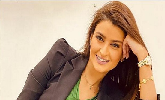 بالأسود.. علا الفارس تتألق بإطلالة ساحرة وإكسسوارات لافتة بالأسود.. علا الفارس تتألق بإطلالة ساحرة وإكسسوارات لافتة