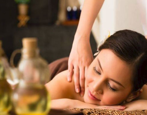 زيوت طبيعية.. اكتشفي فوائدها التجميلية! زيوت طبيعية.. اكتشفي فوائدها التجميلية!