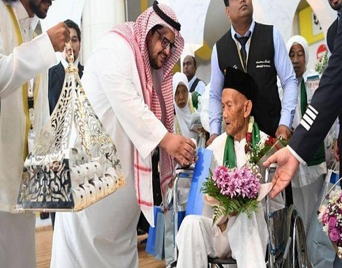 العاهل السعودي يحقق أمنية المعمر الإندونيسي "أوهي" العاهل السعودي يحقق أمنية المعمر الإندونيسي "أوهي"