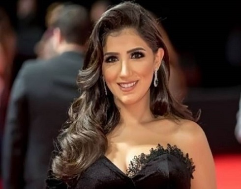 مي عمر تشعل السوشيال ميديا بفستان احمر جريء .. شاهد مي عمر تشعل السوشيال ميديا بفستان احمر جريء .. شاهد