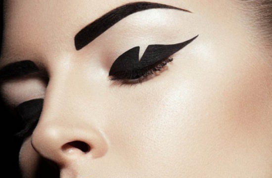 بالصور.. خطوط مختلفة لعيون أكثر جرأة