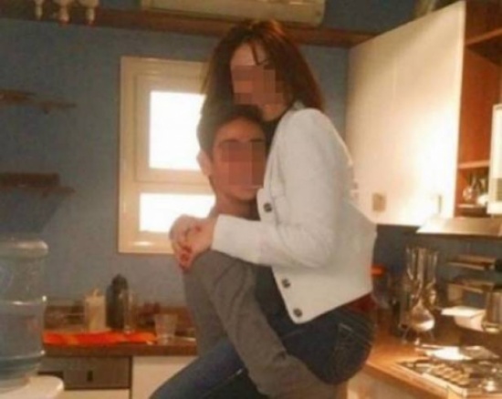 صورة تثير جدلا واسعا - من الفنّانة المصرية في هذه الصورة ومن معها؟ صورة تثير جدلا واسعا - من الفنّانة المصرية في هذه الصورة ومن معها؟
