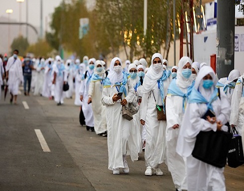 حجاج بيت الله الحرام ينفرون إلى مزدلفة بعد وقوفهم على صعيد عرفات حجاج بيت الله الحرام ينفرون إلى مزدلفة بعد وقوفهم على صعيد عرفات