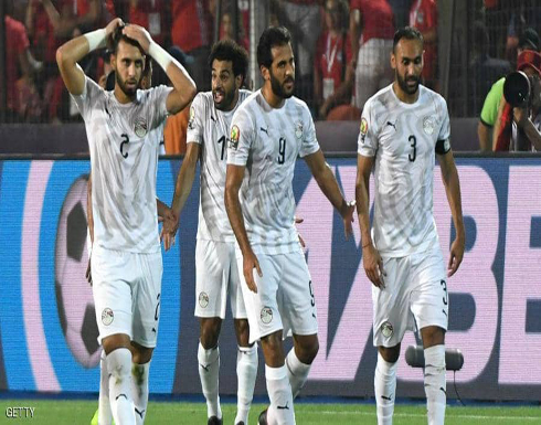 مدرب الفراعنة المقال يفتح النار على "منتخب الهواتف المحمولة"