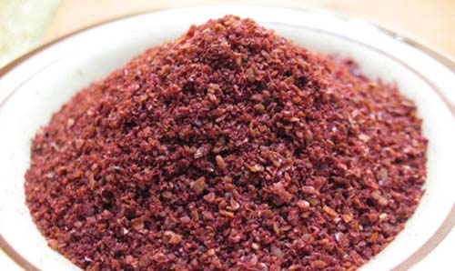 السماق : يفيد في علاج الإسهال والنزيف والسيلان والنزلات الصدرية