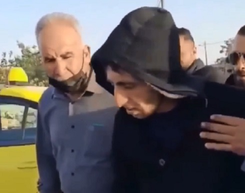 بالفيديو.. أسير فلسطيني يخرج بجسد هزيل وذاكرة مفقودة بعد 17 عاما في السجون الإسرائيلية بالفيديو.. أسير فلسطيني يخرج بجسد هزيل وذاكرة مفقودة بعد 17 عاما في السجون الإسرائيلية