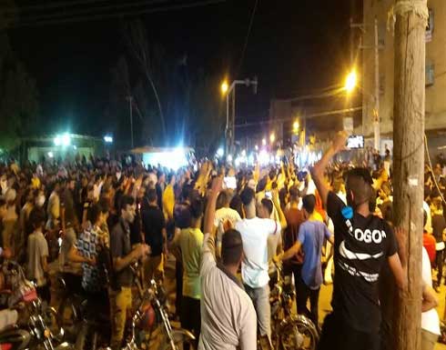 اطلاق نار على المتظاهرين بالأهواز وشن حملة اعتقالات .. بالفيديو اطلاق نار على المتظاهرين بالأهواز وشن حملة اعتقالات .. بالفيديو