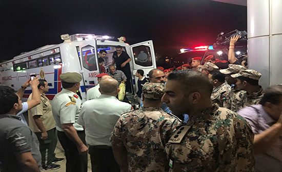 عدد من جرحى غزة يغادرون الاردن بعد اتمامهم العلاج عدد من جرحى غزة يغادرون الاردن بعد اتمامهم العلاج