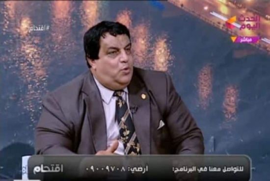 شاهد: خبير أمني يطالب المصريين بـ”التقشف” وينصحهم بأكل وجبة واحدة في اليوم ! شاهد: خبير أمني يطالب المصريين بـ”التقشف” وينصحهم بأكل وجبة واحدة في اليوم !