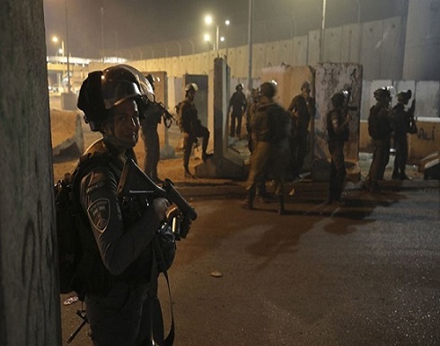 شهيد فلسطيني اختناقا بغاز الاحتلال الإسرائيلي بمخيم قلنديا شهيد فلسطيني اختناقا بغاز الاحتلال الإسرائيلي بمخيم قلنديا